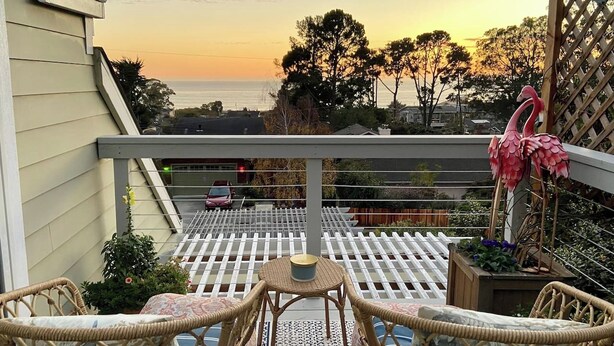 Property grounds - Oceanview Penthouse, Stylish, Walking to Beach (Half Moon Bay)