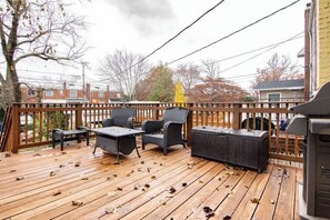Terrace/patio - Gorgeous Home 10 min to DC by CozySuites (Alexandria)