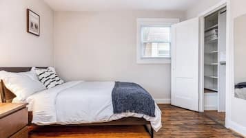 3 bedrooms, desk, iron/ironing board, WiFi