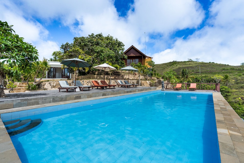 Nusapenida Pini Sentana