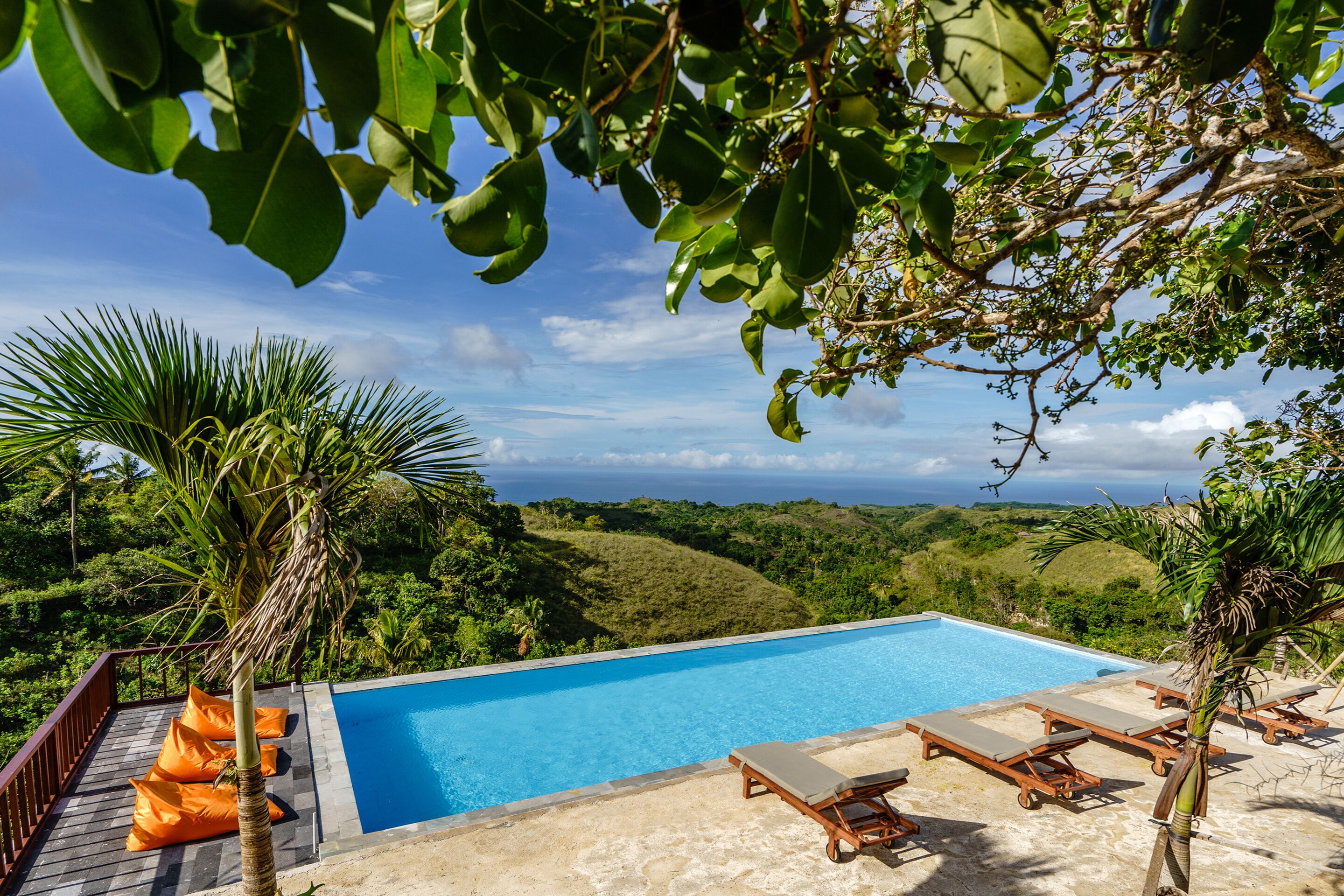 Outdoor pool, sun loungers