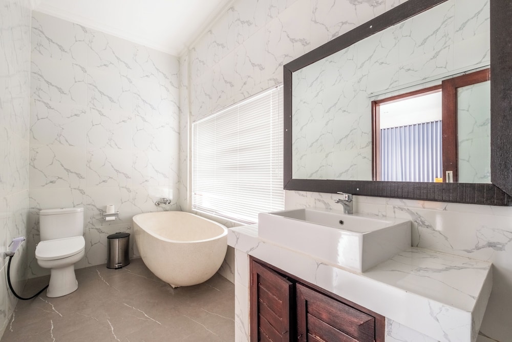 Nusapenida Pini Sentana