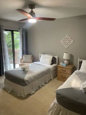 2 bedrooms, iron/ironing board, free WiFi, bed sheets