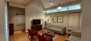 Smart TV, fireplace - Praia Miramar, Villa in Miramar Goa, free parking (Panaji)