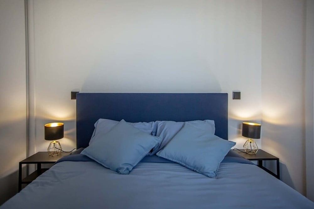 Luxury Villa With Private Heated Pool-steps From Albufeira’s Beaches & Old Town - Albufeira
