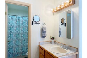 Combined shower/tub