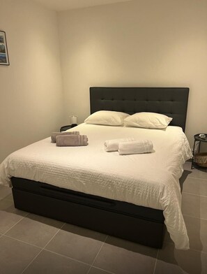 2 chambres, fer et planche Ă repasser, Wi-Fi, draps fournis