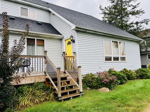 Exterior detail - This House Got RIZZ - Recently Renovated Lake Thompson Canal Home (Howell)