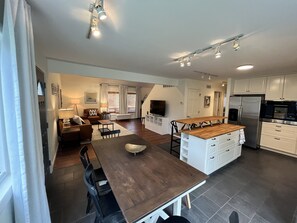 Interior - This House Got RIZZ - Recently Renovated Lake Thompson Canal Home (Howell)