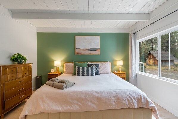 3 bedrooms, WiFi, bed sheets