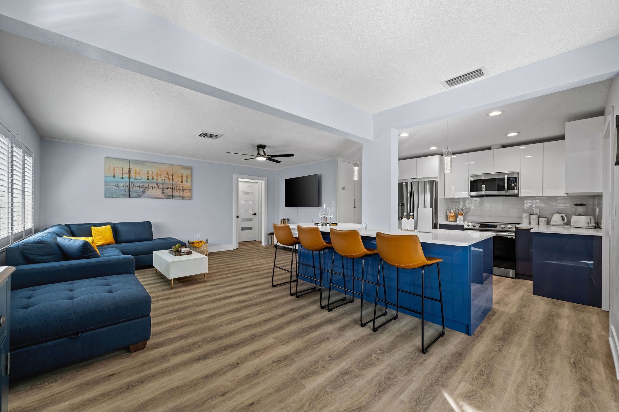 Private & relaxing remodeled vacation home close to beach.