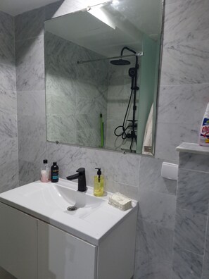 Dusche, Shampoo