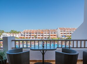 Outdoor dining - GO2TENERIFE Apart'Valan Family Santiago 1 (Playa de la Américas)