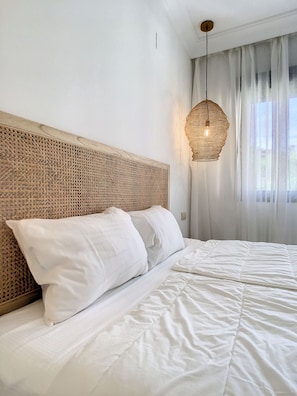 2 slaapkamers, een strijkplank/strijkijzer, gratis wifi, beddengoed