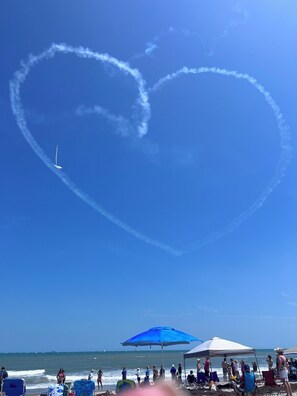 サンラウンジャー、ビーチタオル