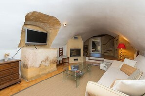 Unclassified image, 3 of 37, button