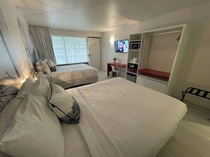Desk, iron/ironing board, WiFi, bed sheets
