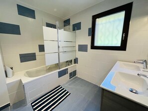 Ensemble baignoire-douche