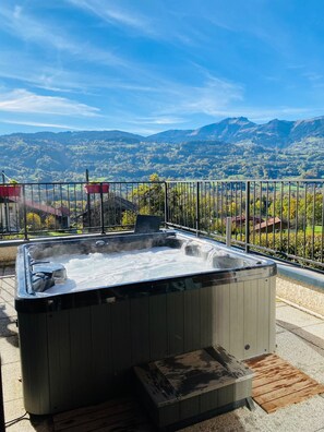 Bain à remous extérieur