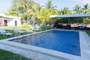 Utomhuspool