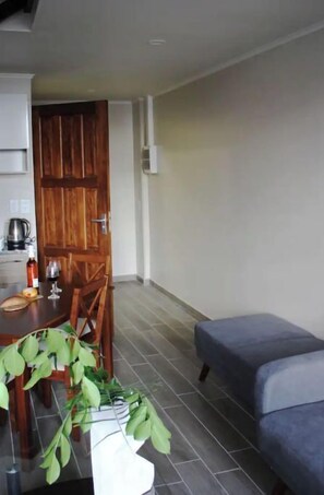 Interior - CityViews /Spacious Mezzanine Apartment (Willemstad)