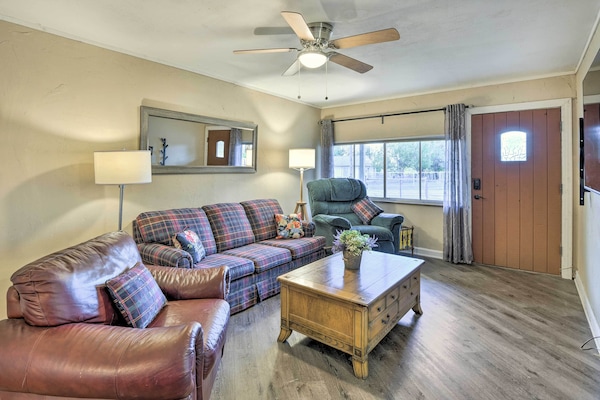 Graham Vacation Rental | 2BR | 1BA | 900 Sq Ft | 2 Steps Required to Access