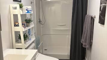 Combined shower/tub