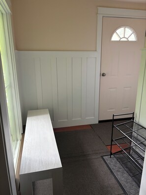 Interior - Spacious Home in Skagway Alaska (Skagway)