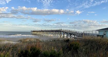 Cozy Historical Studio just steps from beach access! Newly Renovated