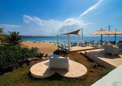 Family-friendly Sosua bungalow steps from sandy beach and shops