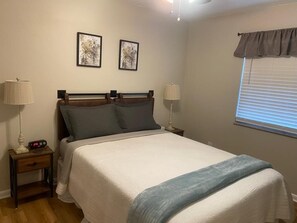 3 chambres, fer et planche à repasser, lit parapluie, Wi-Fi gratuit