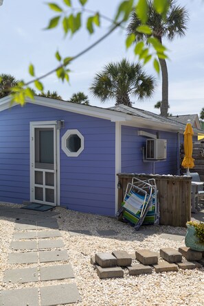 Exterior - Nautical-themed Studio less than a block to sea, sun and fun! (Folly Beach)