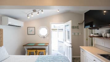 1 chambre, fer et planche Ă repasser, Wi-Fi gratuit, draps fournis