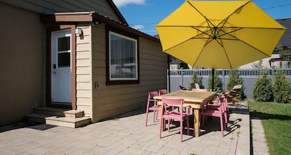 The Darcie House - cozy, pet-friendly home in PEC