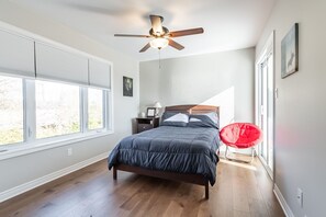 5 bedrooms, free WiFi, bed sheets