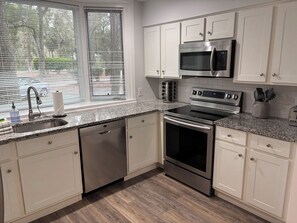 Unclassified image, 5 of 43, button