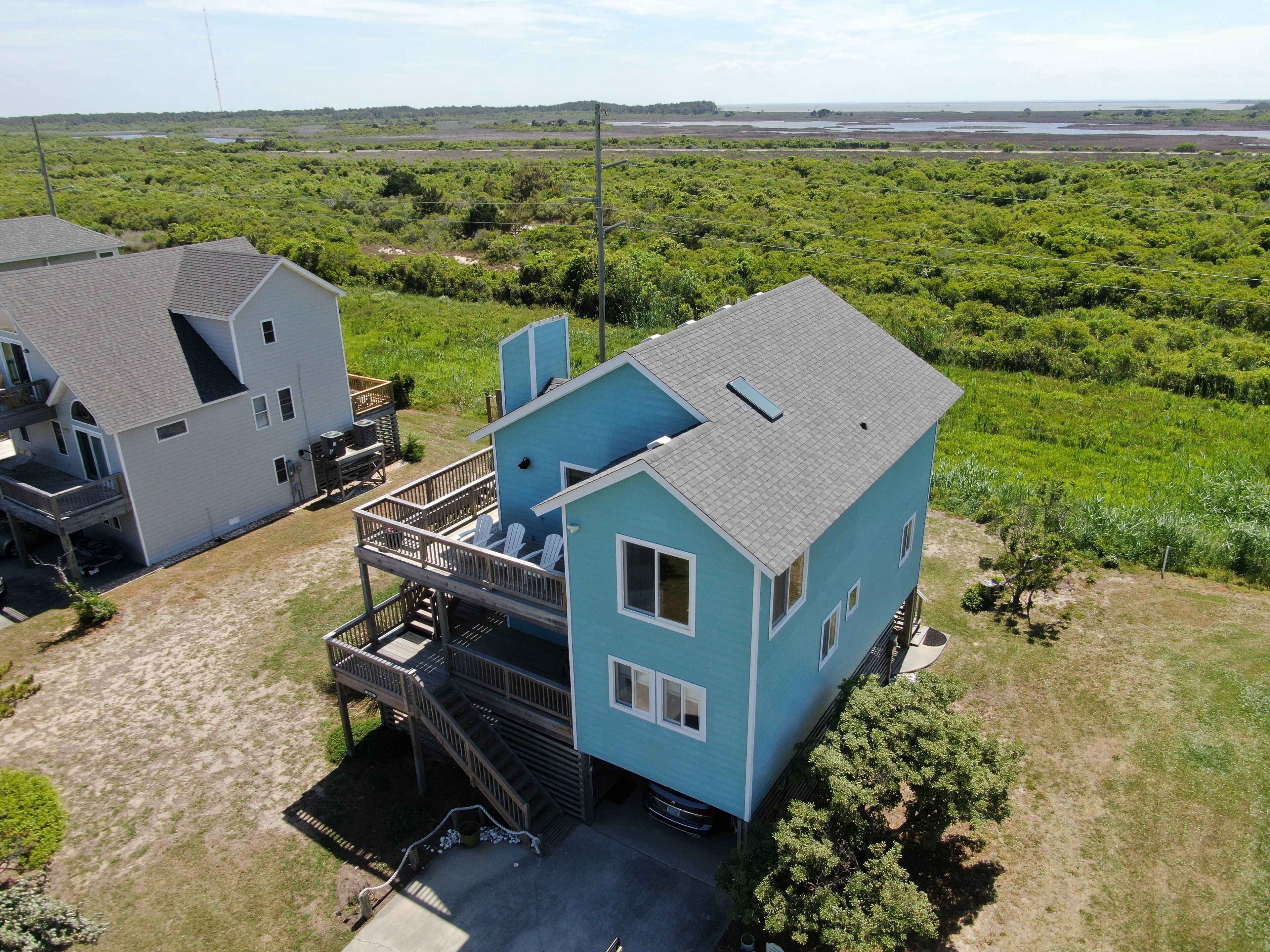Cozy + Quiet S Nags Head Home- Short walk to beach, gorgeous ocean + sound views