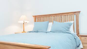 3 bedrooms, iron/ironing board, free WiFi, bed sheets