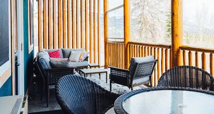 Modern mountain condo on Northstar Mountain licence # STRU 2025-16819