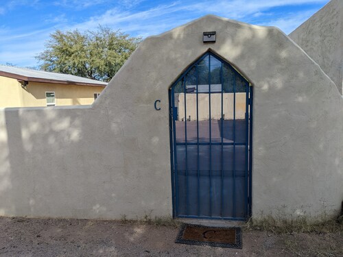 Tiny house: Casita D-downtown-UofA-Restaurants-Cafes-Bars-Shop-Museums-Parking