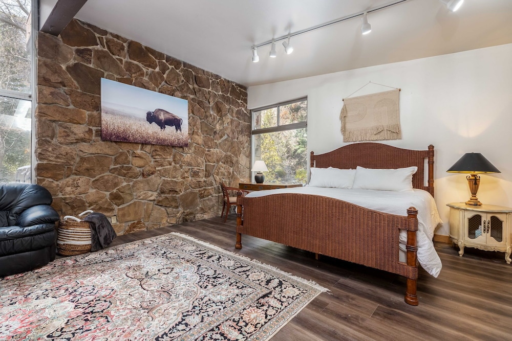 Historic Lodge located on Big Cottonwood River. Salt Lake County Vrbo
