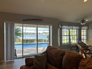 Smart TV, books, stereo - Relax at Southern Exposure in Auburndale with a Pool & 76 Acre Private Lake.  (Auburndale)