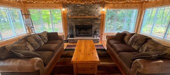 ADK Hideaway - Spacious, modern home nearby to all amenities