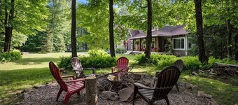 ADK Hideaway - Spacious, modern home nearby to all amenities
