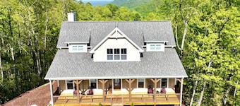 NEWER Luxury 6/6 Mt View in Gated Preserve, Hot Tub, Hiking Trails, EV Charger
