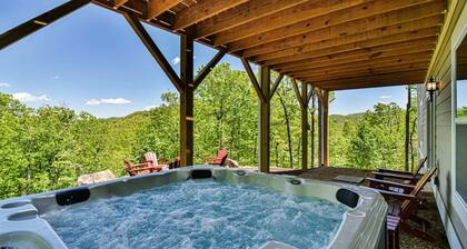 NEWER Luxury 6/6 Mt View in Gated Preserve, Hot Tub, Hiking Trails, EV Charger