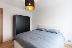 2 chambres, bureau, fer et planche à repasser, Wi-Fi gratuit