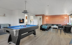 TV - Stunning home in Havndal with WiFi (Havndal)