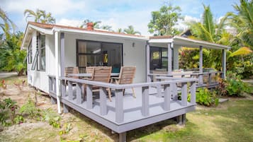 Panoramic House, 2 Bedrooms, Garden View, Beachfront | Living area | 43-inch LED TV with satellite channels, TV