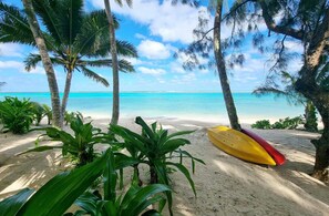 Private beach, white sand, sun loungers, beach towels - Natura Lagoon Bungalow 2 (Rarotonga)